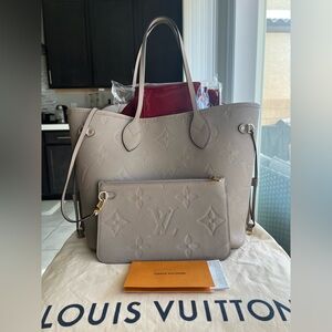 ❌❌SOLD❌❌

Louis Vuitton Neverfull MM Empreinte (Turtledove)